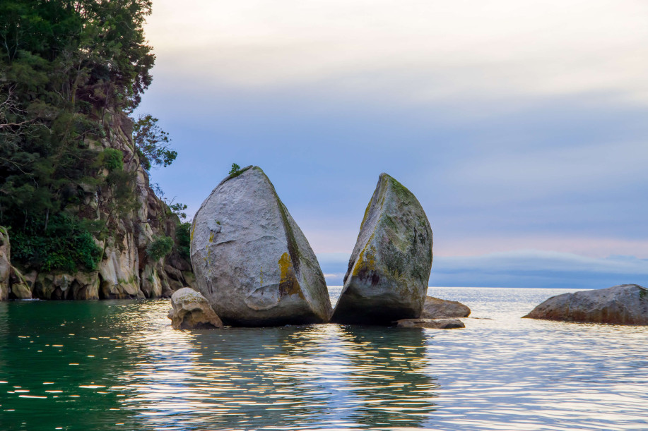 Abel Tasman Apple Rock sml